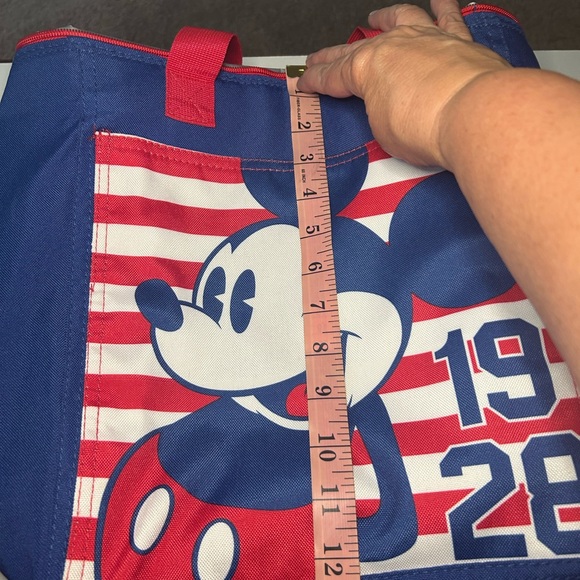 Mickey Mouse Insulated Cooler Bag - Picture 5 of 8